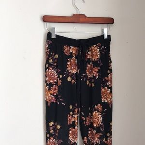 Floral mudd joggers size extra small